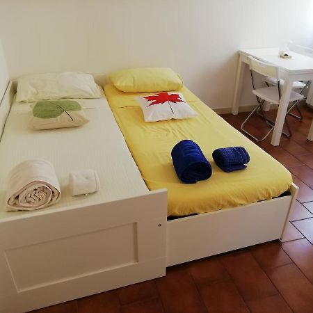 Over The Rainbow - Cozy Studio In The Centre Of Ferrara Lägenhet Exteriör bild
